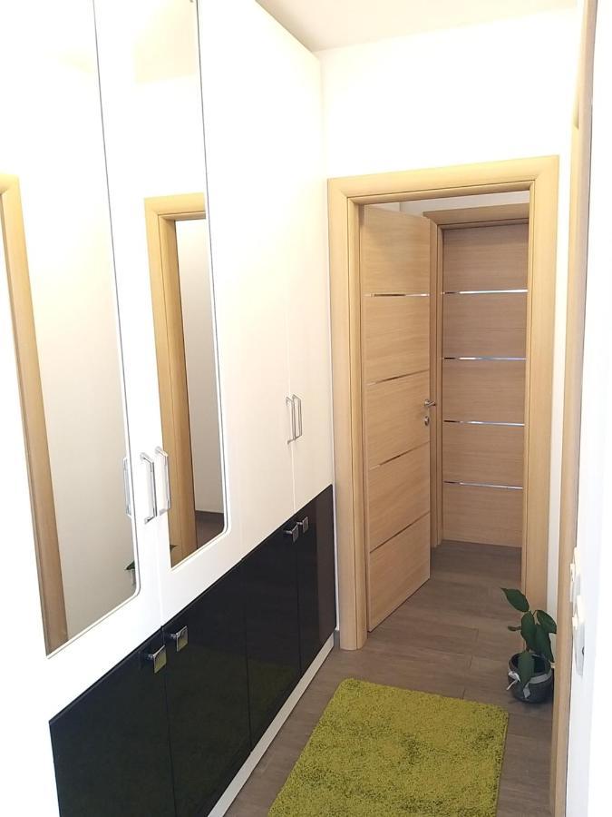 3 Bedroom Apartment With Terrace And Free Parking Split Exteriör bild